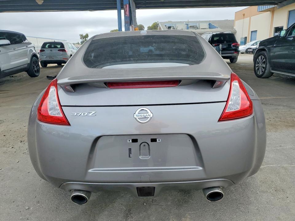 60202056 :رقم المزاد ، JN1AZ4EH6AM500032 vin ، 2010 Nissan 370z مزاد بيع