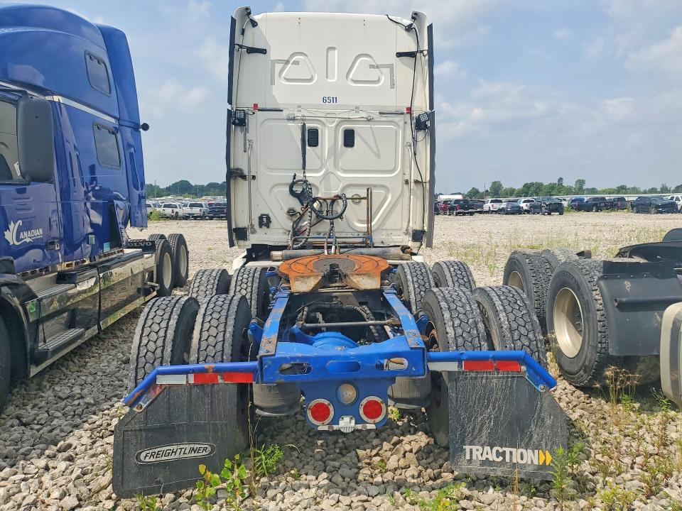 66166516 :رقم المزاد ، 1FUJGLDRXBSAV6511 vin ، 2011 Freightliner Cascadia 1 مزاد بيع