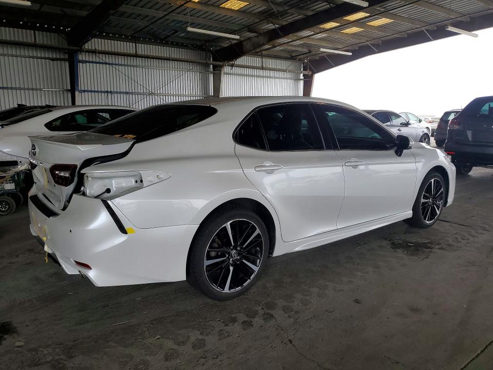 Продажа на аукционе авто 2018 Toyota Camry, vin: 4T1B61HK4JU129092, номер лота: 59962776
