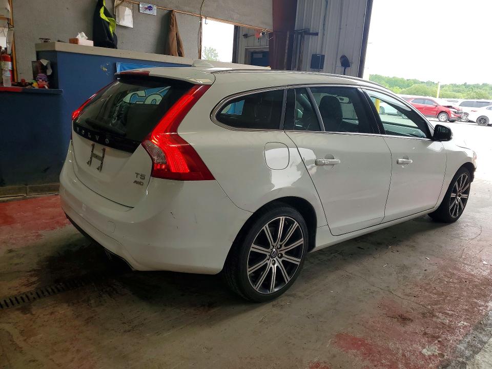 Продажа на аукционе авто 2015 Volvo V60, vin: YV1612SB1F1210749, номер лота: 60746646
