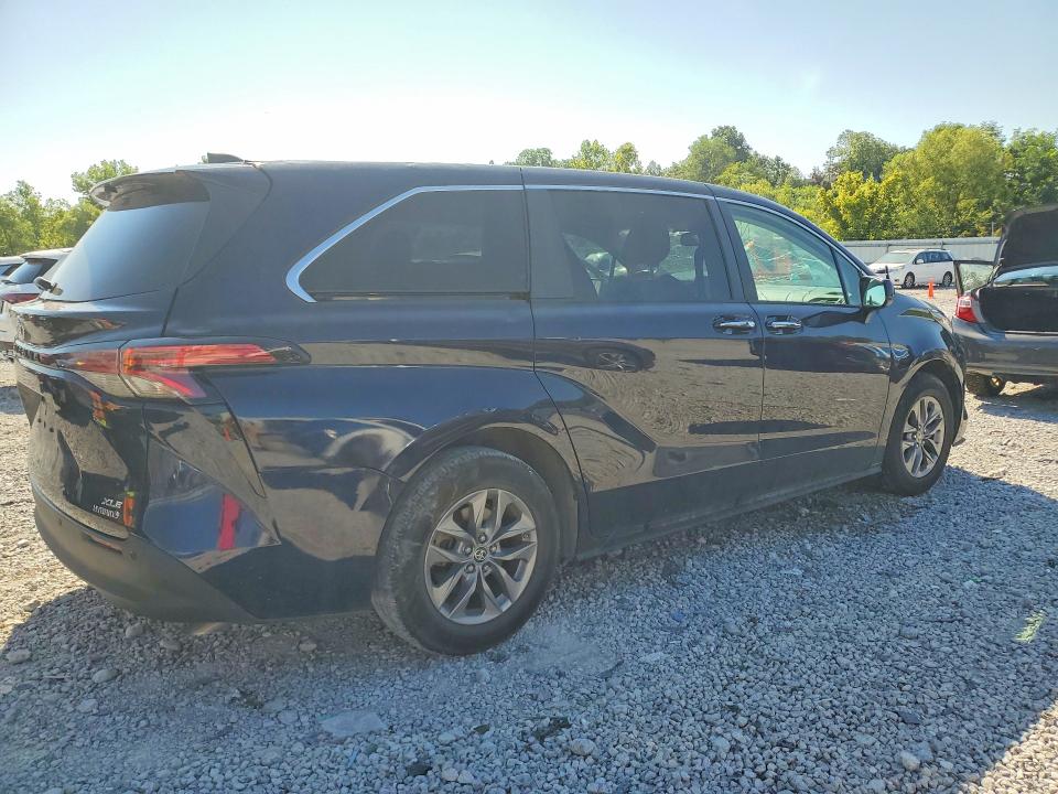 Продаж на аукціоні авто 2022 Toyota Sienna, vin: 5TDYRKEC5NS126589, номер лоту: 60374916