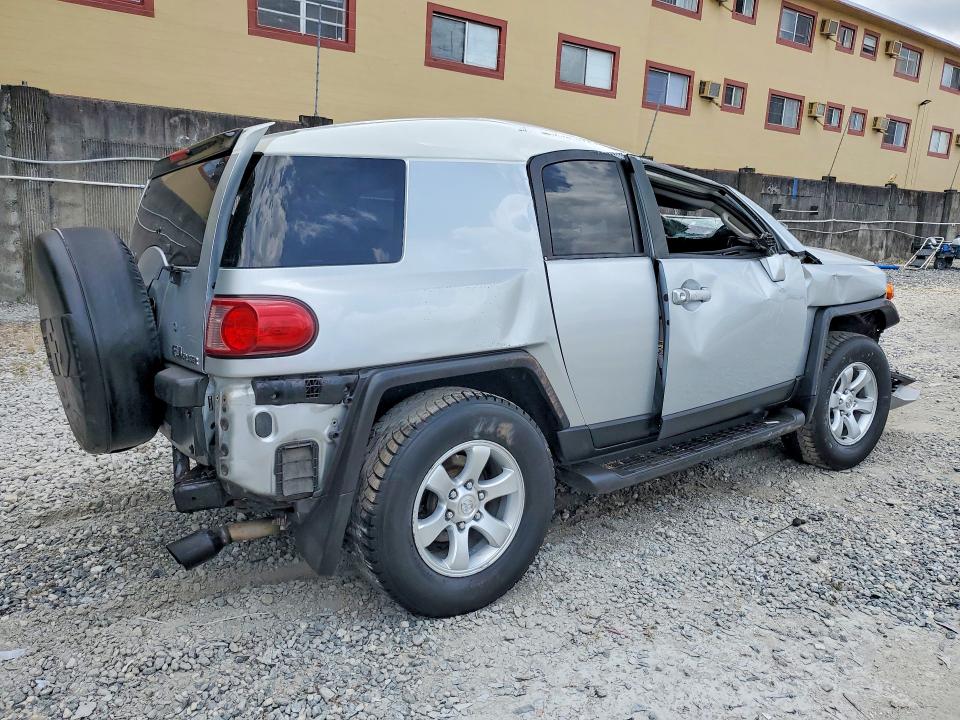 59588456 :رقم المزاد ، JTEBU11F970008013 vin ، 2007 Toyota Fj Cruiser مزاد بيع