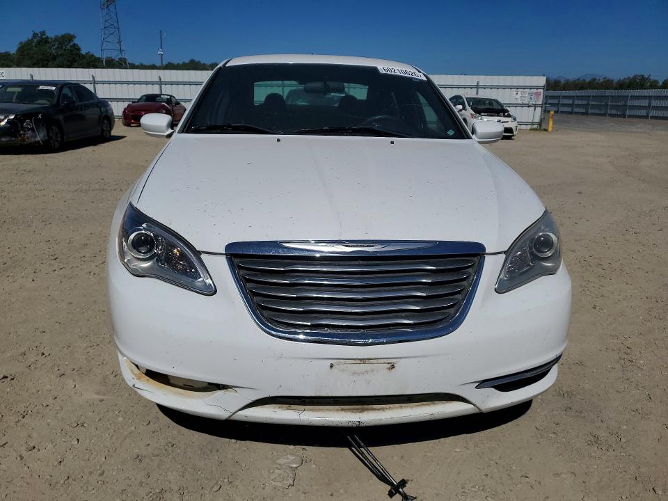 60210626 :رقم المزاد ، 1C3CCBABXEN141219 vin ، 2014 Chrysler 200 مزاد بيع