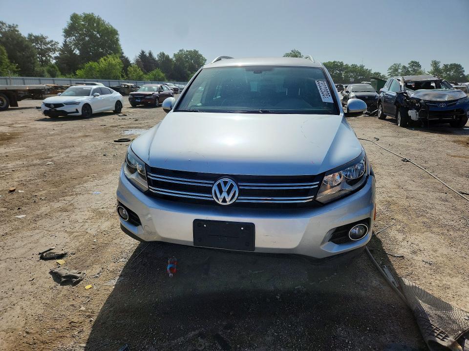 58932936 :رقم المزاد ، WVGBV7AX4GW057982 vin ، 2016 Volkswagen Tiguan مزاد بيع