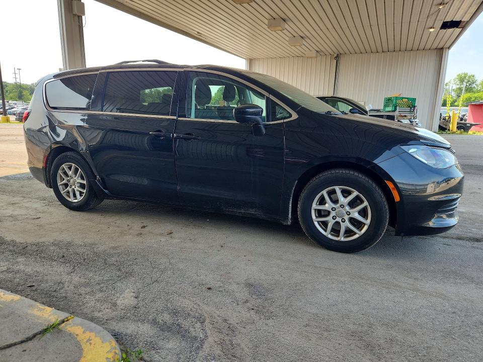 61159966 :رقم المزاد ، 2C4RC1DG4HR609122 vin ، 2017 Chrysler Pacifica مزاد بيع