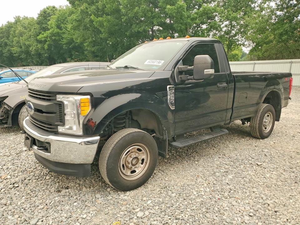 60560196 :رقم المزاد ، 1FTBF2B63HEE77007 vin ، 2017 Ford F250 مزاد بيع