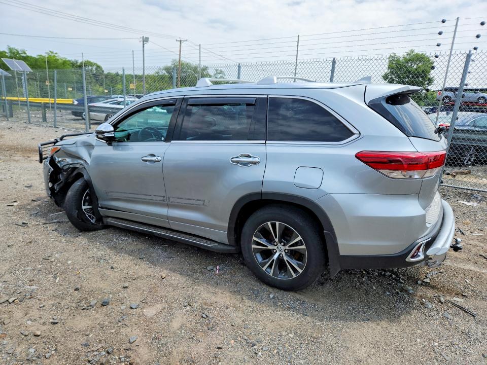 61324116 :رقم المزاد ، 5TDJZRFH2JS914440 vin ، 2018 Toyota Highlander مزاد بيع