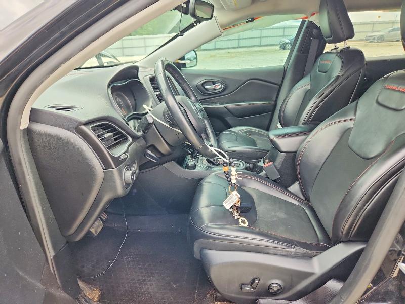 61060116 :رقم المزاد ، 1C4PJMBX0KD288532 vin ، 2019 Jeep Cherokee مزاد بيع