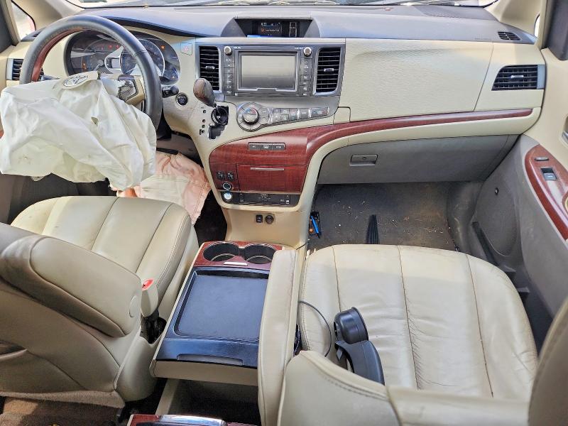 60046846 :رقم المزاد ، 5TDYK3DC2BS119591 vin ، 2011 Toyota Sienna مزاد بيع