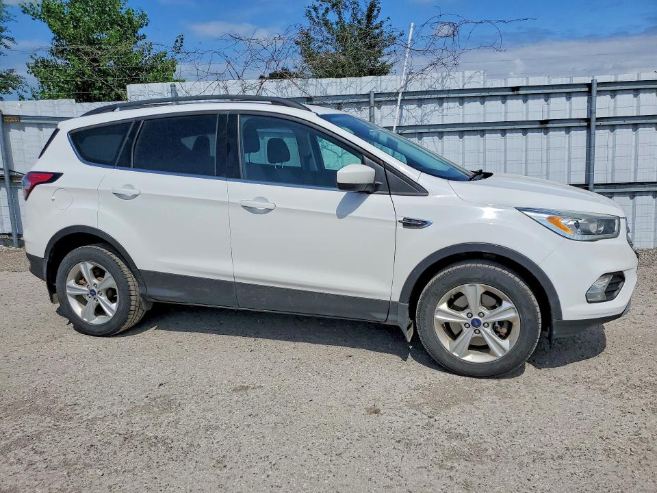 60204306 :رقم المزاد ، 1FMCU9GD0HUA70967 vin ، 2017 Ford Escape مزاد بيع