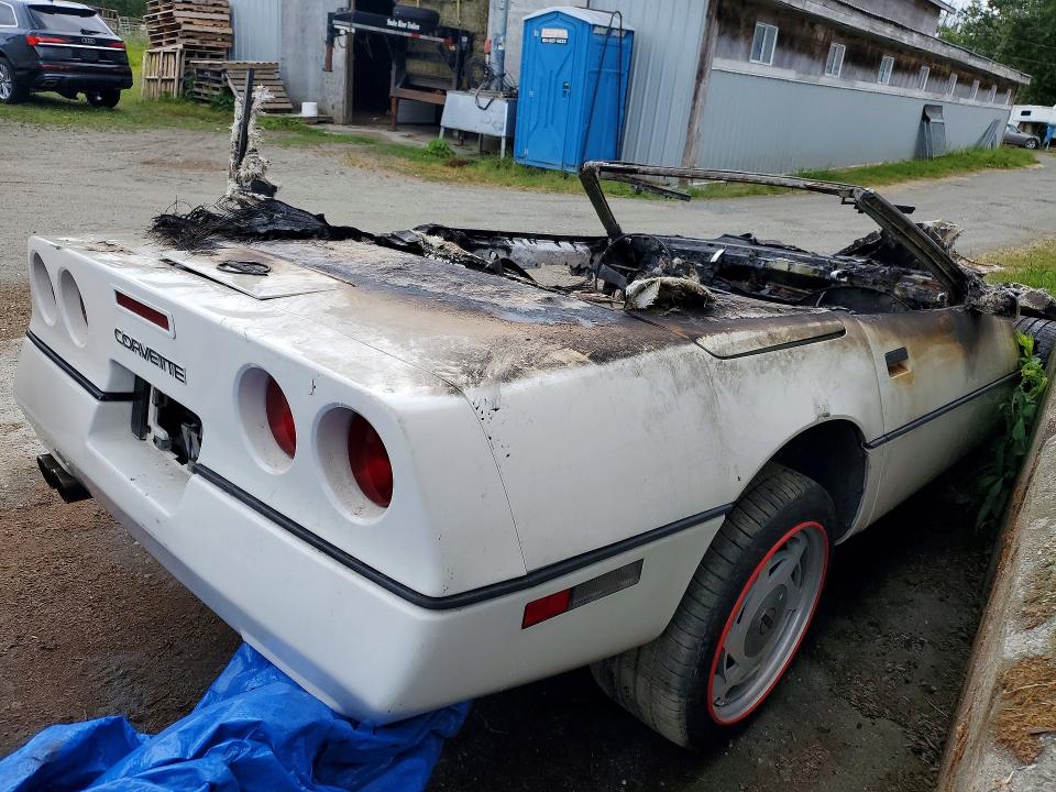57752726 :رقم المزاد ، 1G1YY3180J5120699 vin ، 1988 Chevrolet Corvette مزاد بيع