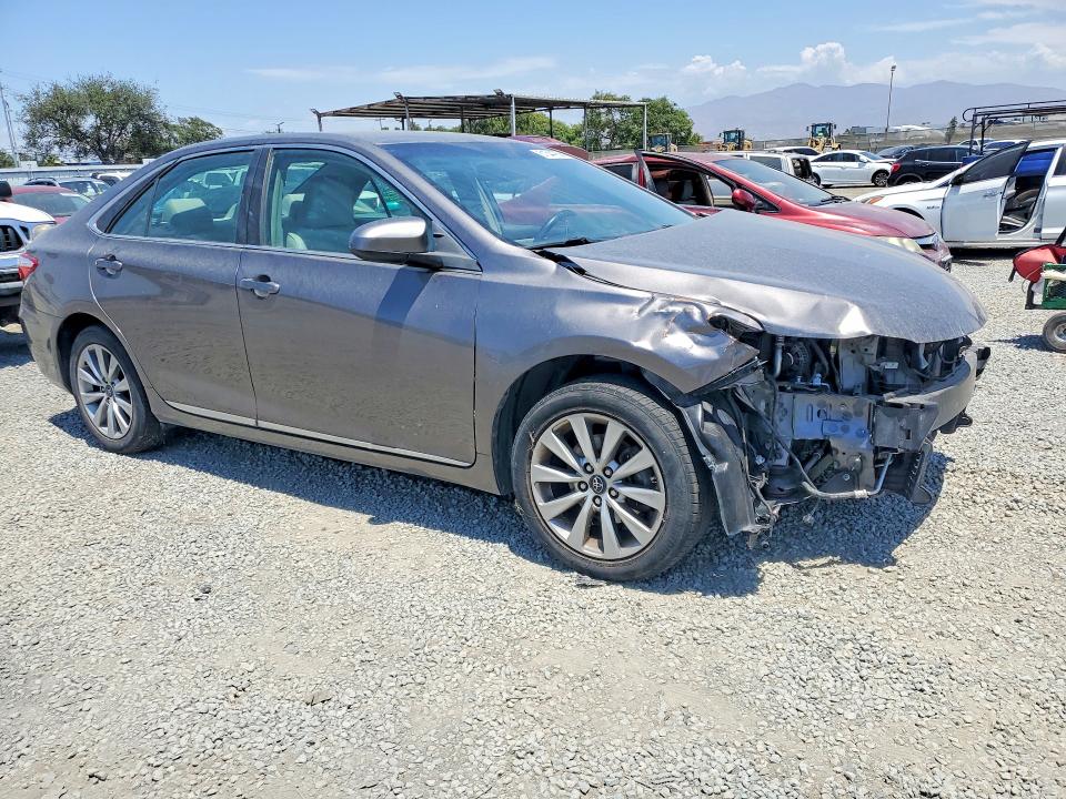 61544756 :رقم المزاد ، 4T1BF1FK3HU650866 vin ، 2017 Toyota Camry مزاد بيع