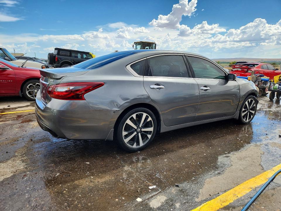 62630096 :رقم المزاد ، 1N4AL3AP6JC119640 vin ، 2018 Nissan Altima مزاد بيع