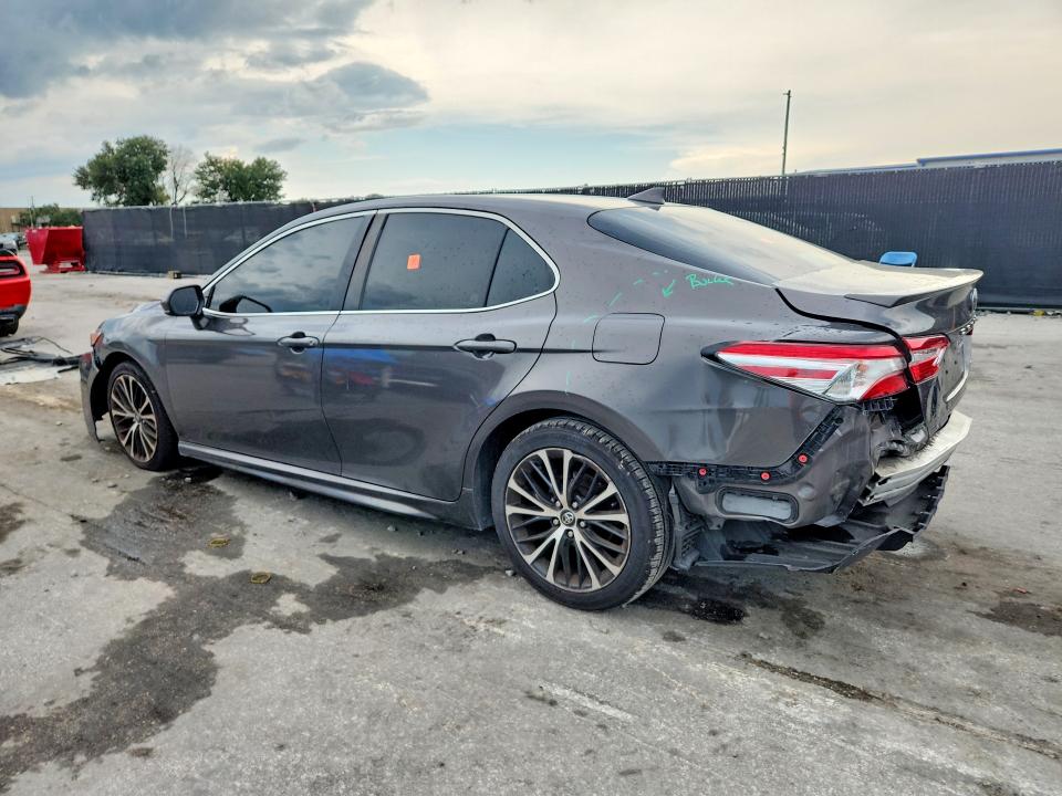 61358936 :رقم المزاد ، 4T1G11AK7LU345102 vin ، 2020 Toyota Camry مزاد بيع