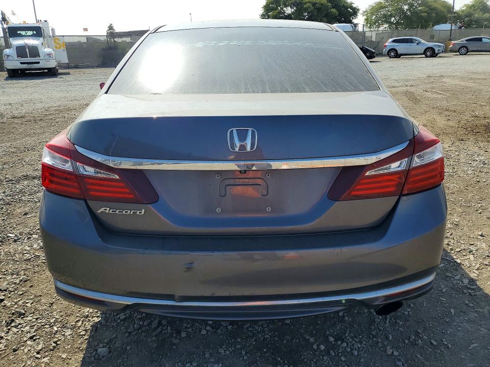 Продаж на аукціоні авто 2017 Honda Accord, vin: 1HGCR2F33HA185085, номер лоту: 60697116