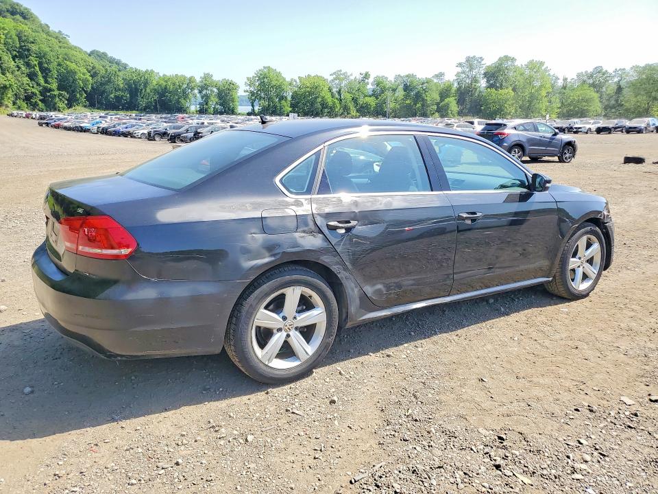 85618495 :رقم المزاد ، 1VWBP7A33DC111133 vin ، 2013 Volkswagen Passat مزاد بيع