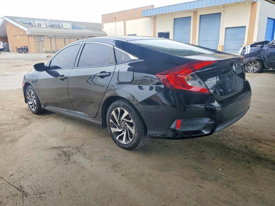 Продажа на аукционе авто 2018 Honda Civic, vin: 2HGFC2F55JH598701, номер лота: 60622716