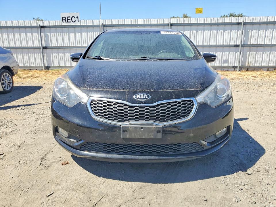 61424196 :رقم المزاد ، KNAFX4A8XF5364369 vin ، 2015 Kia Forte مزاد بيع
