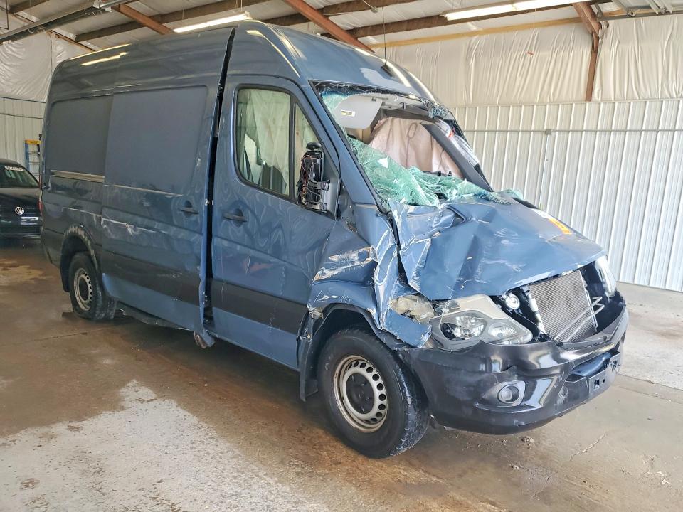 62597716 :رقم المزاد ، WD3PE7CD6JP634777 vin ، 2018 Mercedes-benz Sprinter مزاد بيع