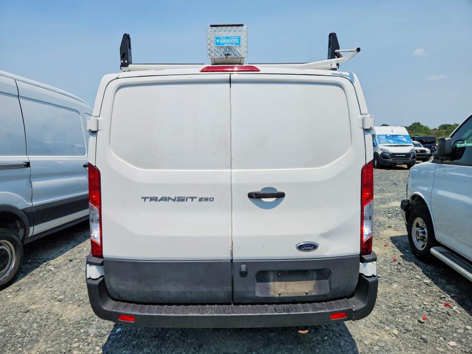 2021 Ford Transit მანქანა იყიდება აუქციონზე, vin: 1FTBR1Y86MKA90747, აუქციონის ნომერი: 60490946