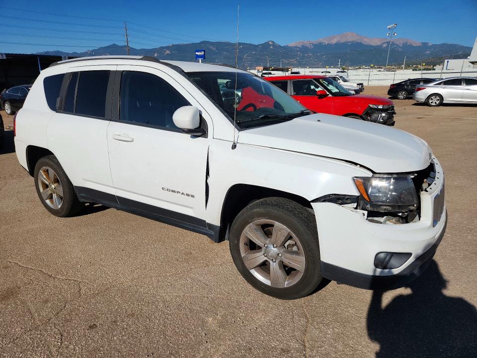 2016 Jeep Compass მანქანა იყიდება აუქციონზე, vin: 1C4NJDEB0GD542237, აუქციონის ნომერი: 61754626