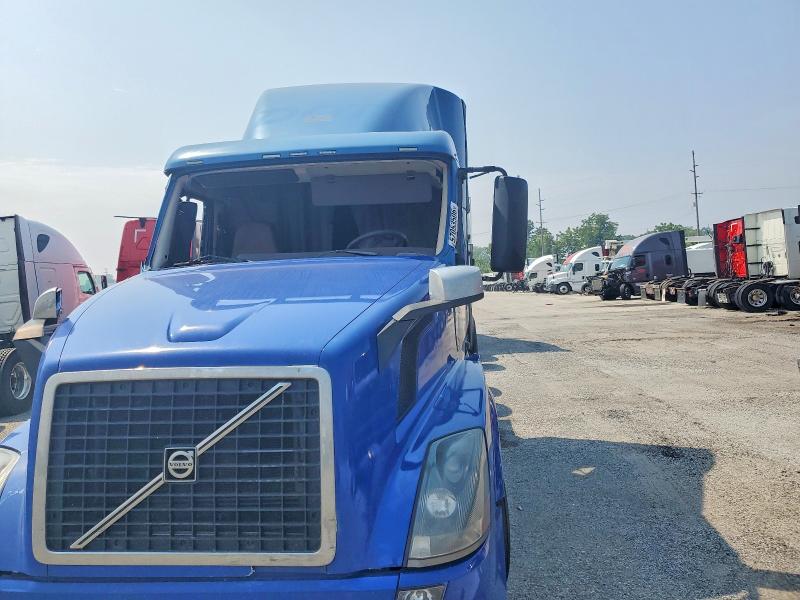 2014 Volvo Vn მანქანა იყიდება აუქციონზე, vin: 4V4NC9EG7EN153626, აუქციონის ნომერი: 57053506