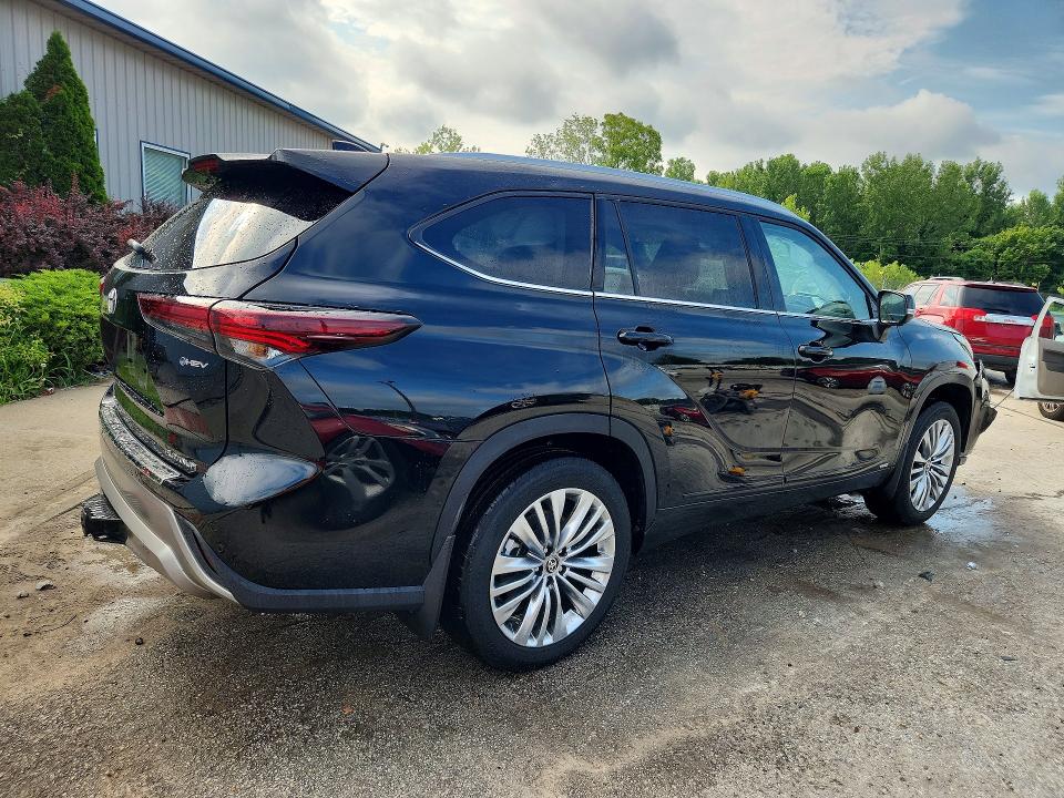 60233056 :رقم المزاد ، 5TDEBRCH0TS708840 vin ، 2026 Toyota Highlander Hybrid مزاد بيع
