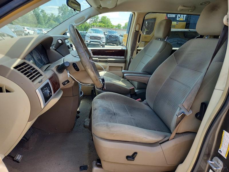 62453346 :رقم المزاد ، 2A4RR5D19AR415784 vin ، 2010 Chrysler Town & Country مزاد بيع