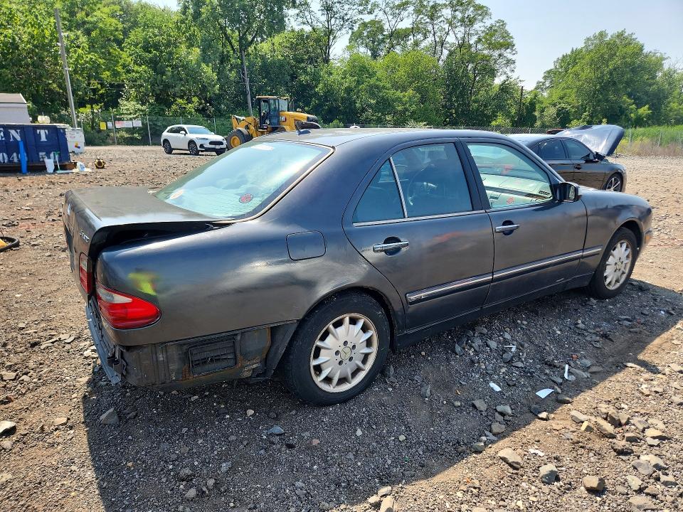 2002 Mercedes-benz E მანქანა იყიდება აუქციონზე, vin: WDBJF82J72X063922, აუქციონის ნომერი: 60720666