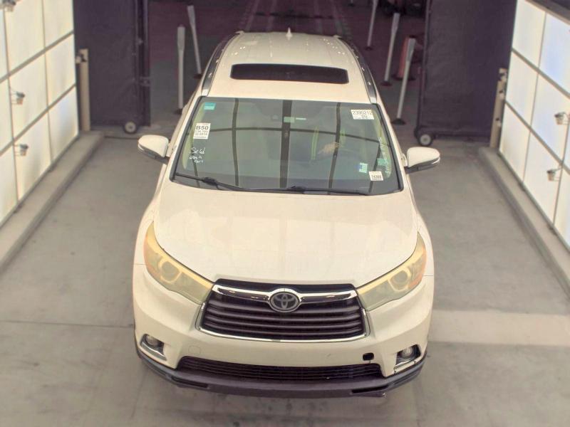 2015 Toyota Highlander მანქანა იყიდება აუქციონზე, vin: 5TDYKRFH9FS097073, აუქციონის ნომერი: 61456076