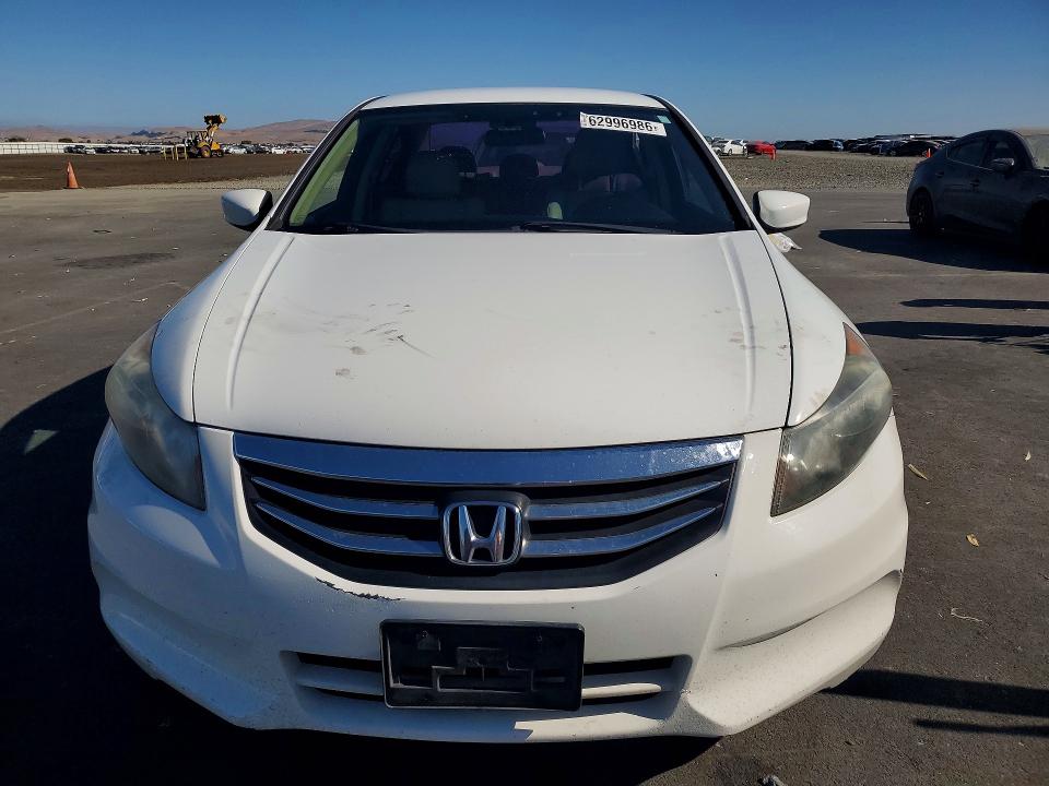 62996986 :رقم المزاد ، 1HGCP2F60CA102821 vin ، 2012 Honda Accord مزاد بيع