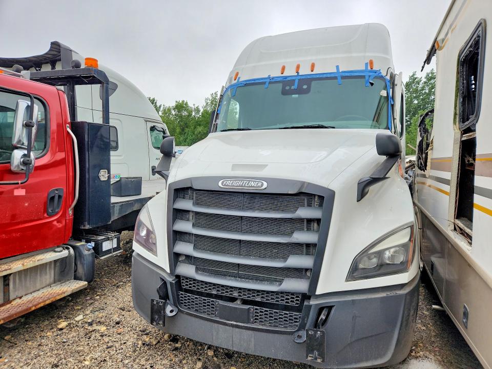 2024 Freightliner Cascadia 126 მანქანა იყიდება აუქციონზე, vin: 3AKJHHDR2RSVA7510, აუქციონის ნომერი: 61892406