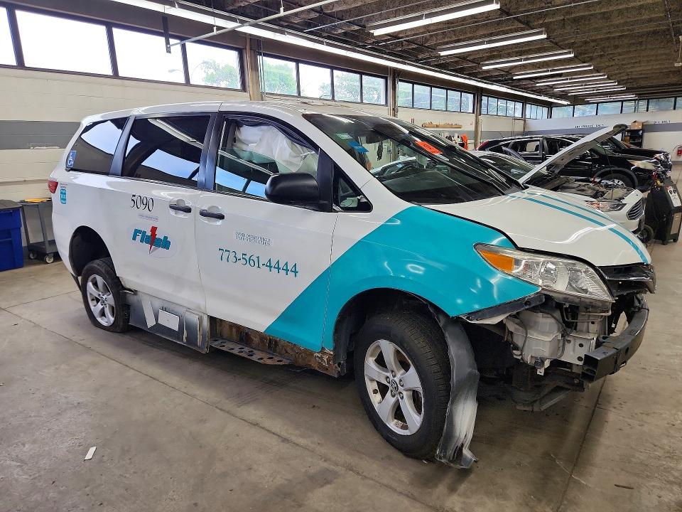 65775266 :رقم المزاد ، 5TDZZ3DC3LS036785 vin ، 2020 Toyota Sienna مزاد بيع