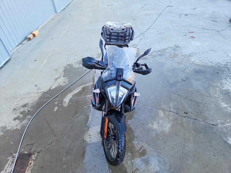 59303896 :رقم المزاد ، VBKTS6402MM805273 vin ، 2021 Ktm 890 مزاد بيع