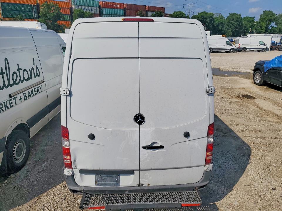 59819236 :رقم المزاد ، WD3PF1CD9HP408379 vin ، 2017 Mercedes-benz Sprinter مزاد بيع