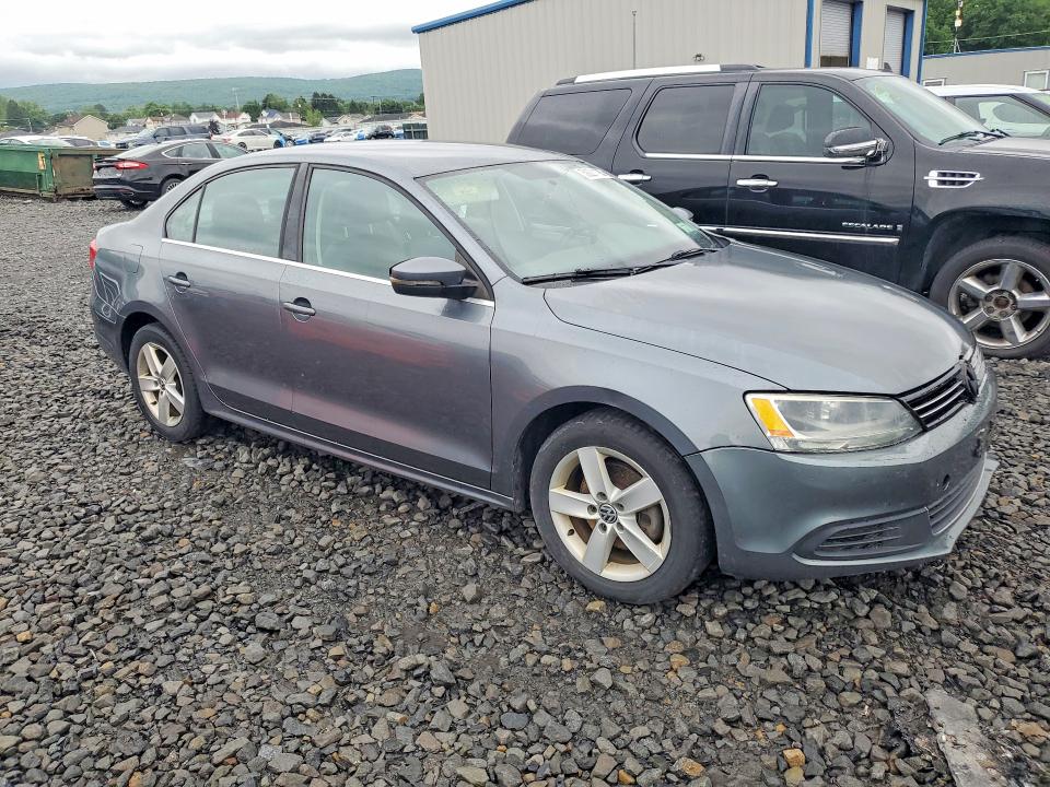 59221126 :رقم المزاد ، 3VWDP7AJ5DM218528 vin ، 2013 Volkswagen Jetta مزاد بيع