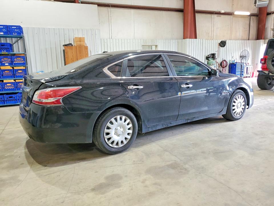 2015 Nissan Altima მანქანა იყიდება აუქციონზე, vin: 1N4AL3AP5FN368684, აუქციონის ნომერი: 62788046