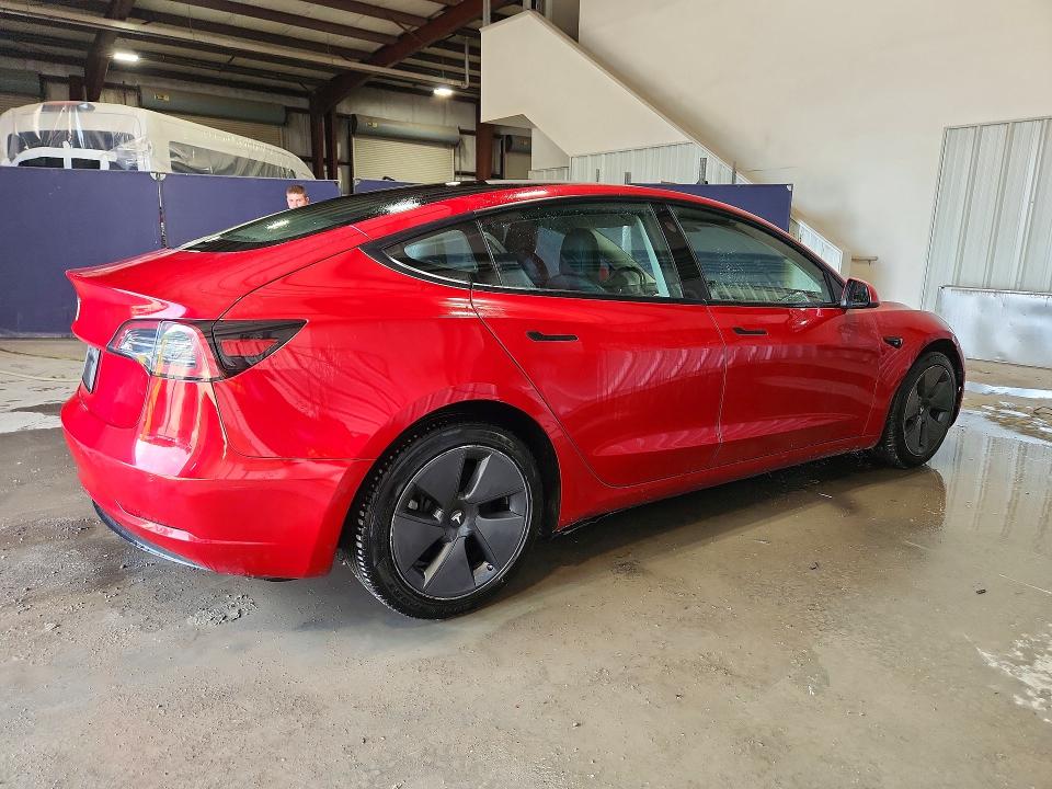 62981746 :رقم المزاد ، 5YJ3E1EA7NF370361 vin ، 2022 Tesla Model 3 مزاد بيع