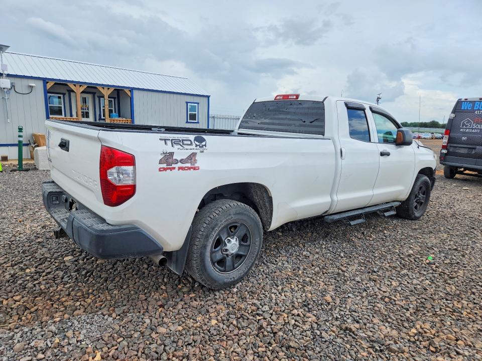 Продаж на аукціоні авто 2018 Toyota Tundra, vin: 5TFCY5F13JX022764, номер лоту: 61127296