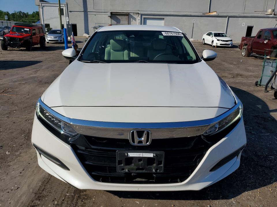 60787606 :رقم المزاد ، 1HGCV1F17JA041324 vin ، 2018 Honda Accord مزاد بيع