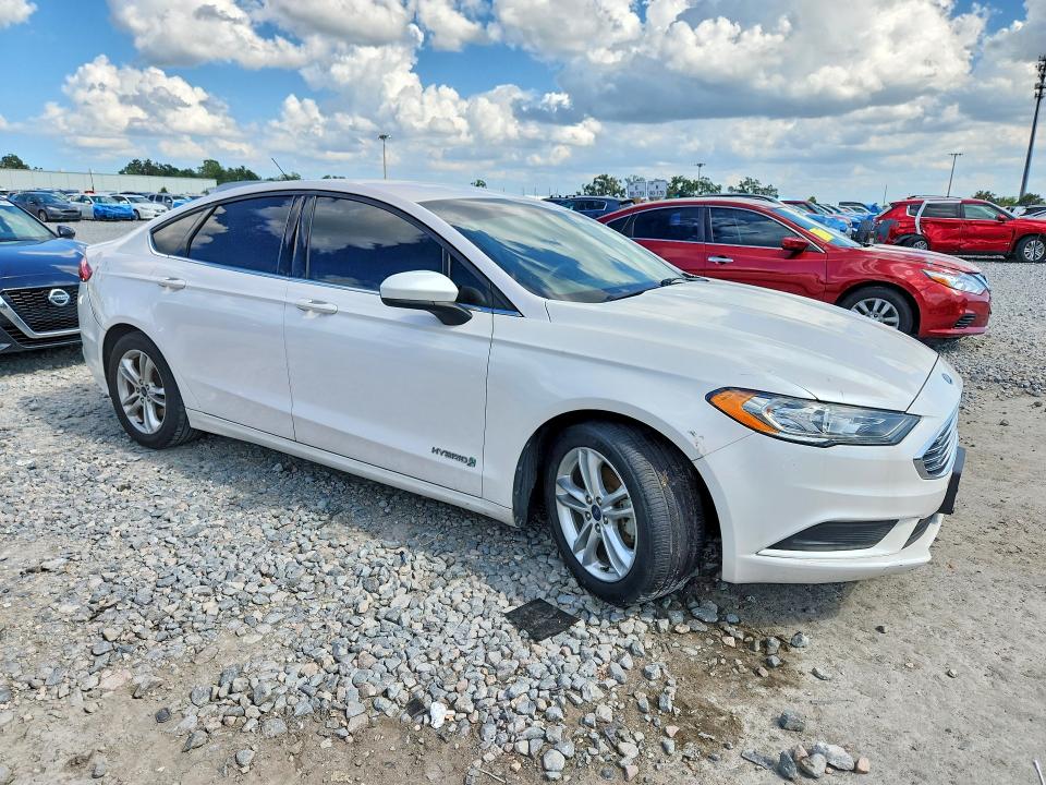 Продажа на аукционе авто 2018 Ford Fusion, vin: 3FA6P0LU3JR174902, номер лота: 62511696