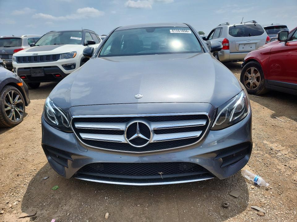 60661056 :رقم المزاد ، WDDZF4KB3HA161241 vin ، 2017 Mercedes-benz E مزاد بيع