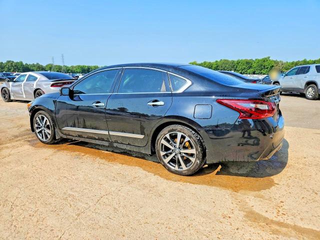 Продажа на аукционе авто 2017 Nissan Altima, vin: 1N4AL3AP7HC120211, номер лота: 62802396