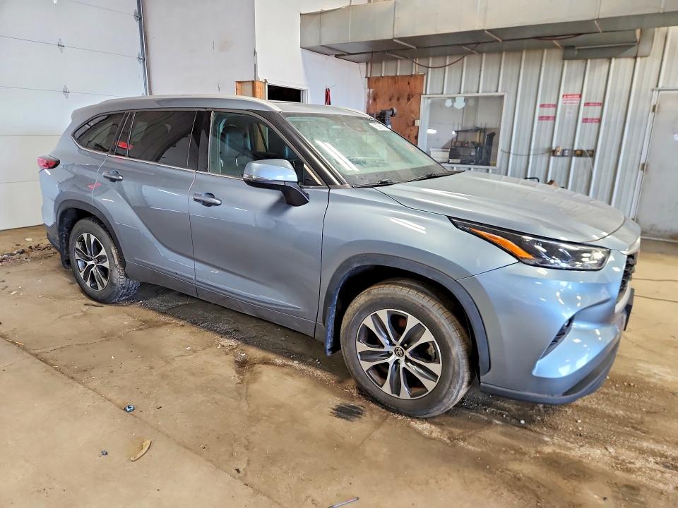Aukcja sprzedaży 2022 Toyota Highlander, vin: 5TDGZRBH0NS197901, numer aukcji: 62561856