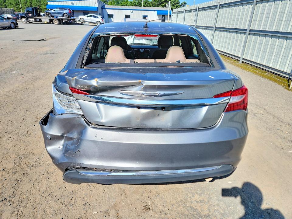 60268876 :رقم المزاد ، 1C3BC1FB1BN602513 vin ، 2011 Chrysler 200 مزاد بيع