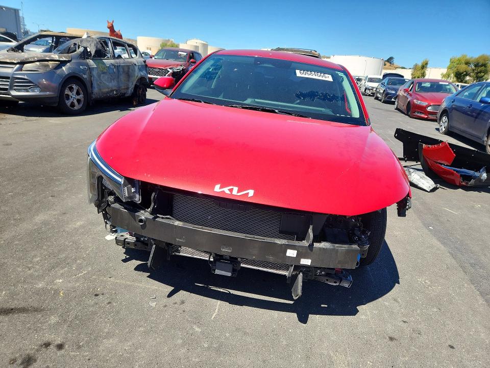 2025 Kia K4 მანქანა იყიდება აუქციონზე, vin: 3KPFU4DE9SE083899, აუქციონის ნომერი: 60684666