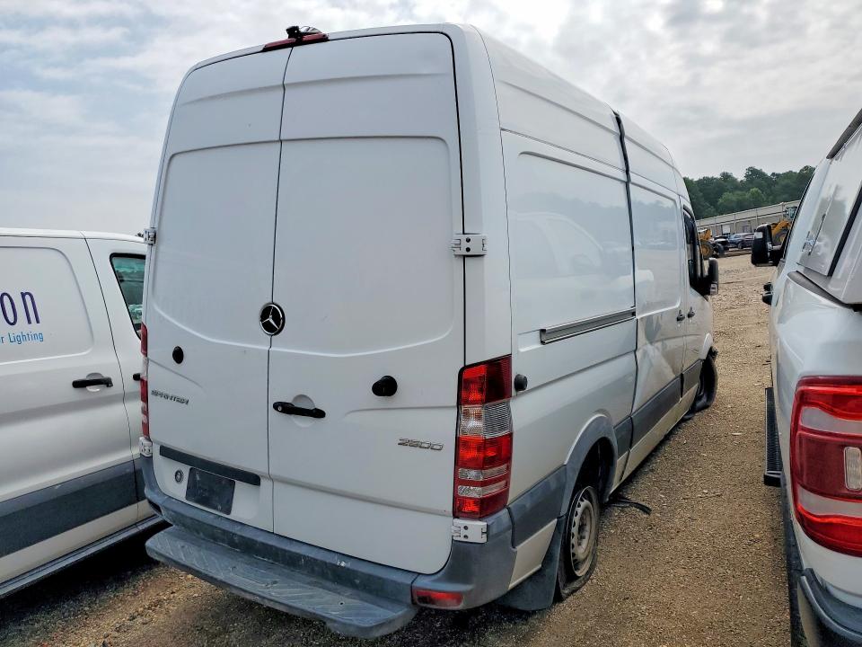 60774616 :رقم المزاد ، WD3PE7CD6HP386976 vin ، 2017 Mercedes-benz Sprinter مزاد بيع