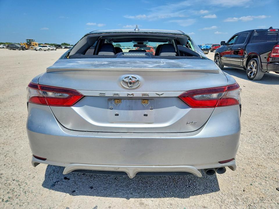 63689876 :رقم المزاد ، 4T1G11AK7MU512933 vin ، 2021 Toyota Camry مزاد بيع