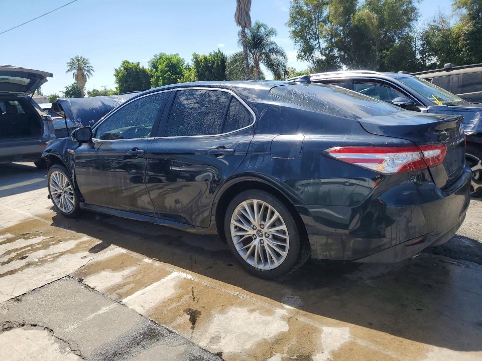 61028866 :رقم المزاد ، 4T1F31AK3LU010490 vin ، 2020 Toyota Camry مزاد بيع