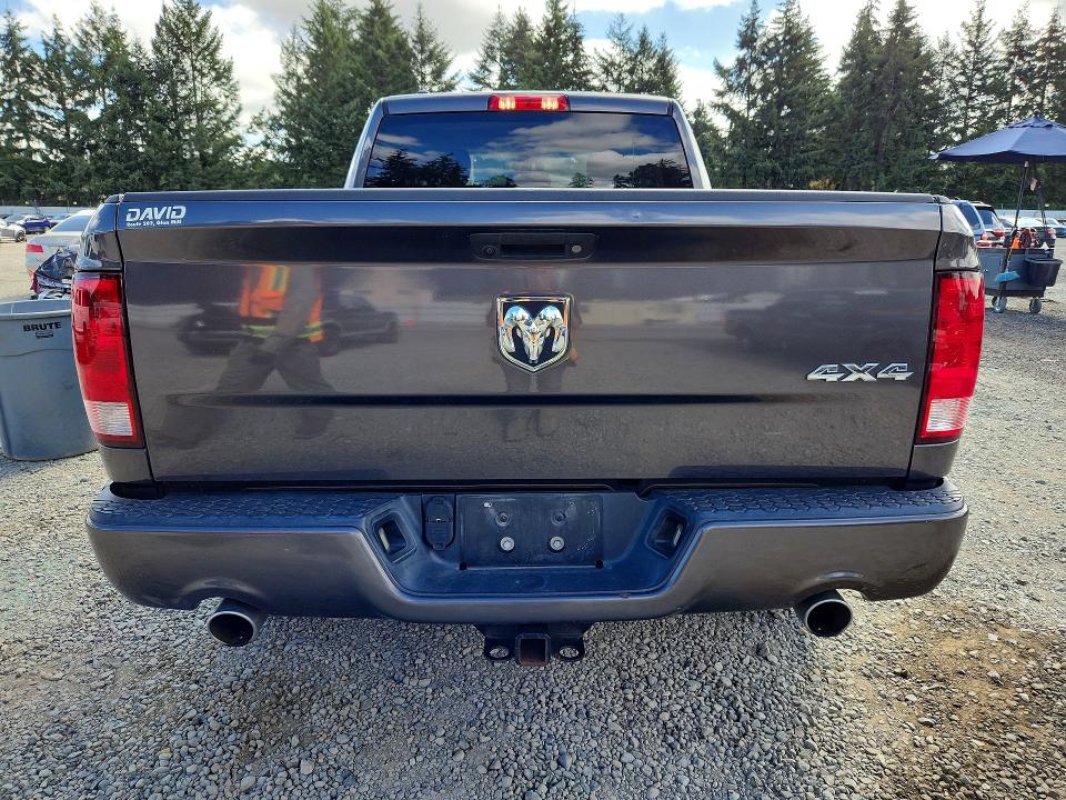 62007596 :رقم المزاد ، 1C6RR7FT1JS190900 vin ، 2018 Ram 1500 مزاد بيع